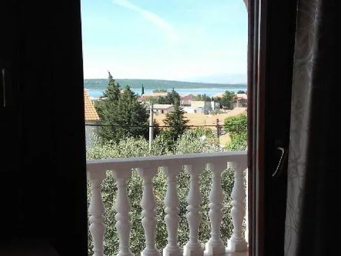 Apartments Smilje I Maslina - One Bedroom Apartment With Terrace 1 Gornji Karin 0*,