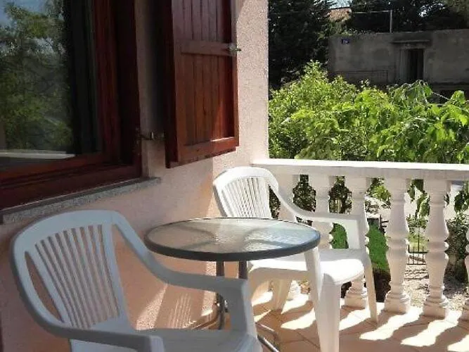 Apartments Smilje I Maslina - One Bedroom Apartment With Terrace 1 Gornji Karin 0*,