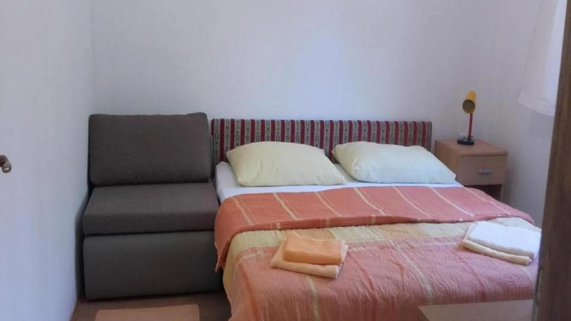 Apartments Smilje I Maslina - One Bedroom Apartment With Terrace 1 Gornji Karin Croatia