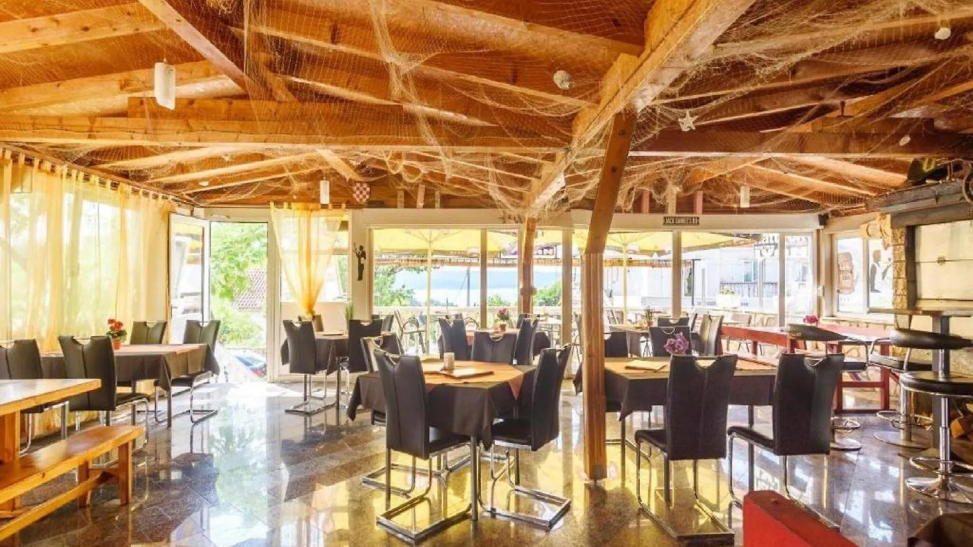 Apartments Smilje I Maslina - One Bedroom Apartment With Terrace 1 Gornji Karin