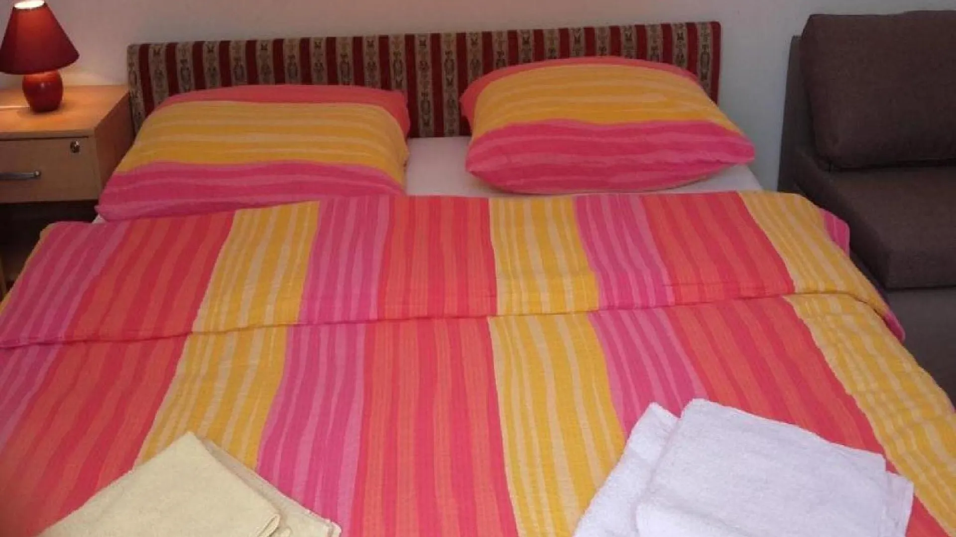 Apartments Smilje I Maslina - One Bedroom Apartment With Terrace 1 Gornji Karin